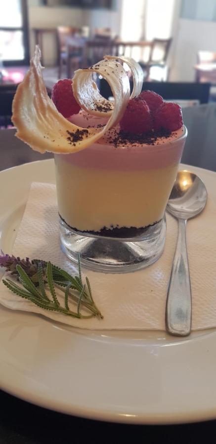 Hotel Santa Cristina ドゥラスノ エクステリア 写真
