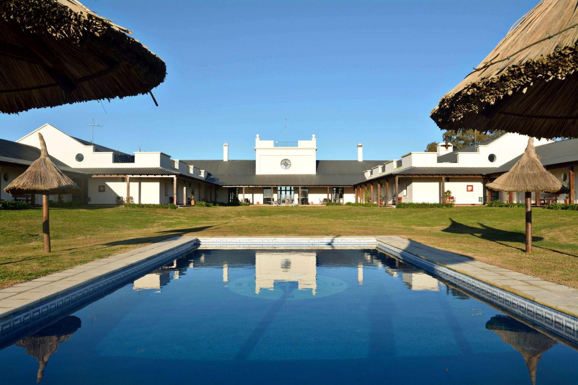 Hotel Santa Cristina ドゥラスノ エクステリア 写真